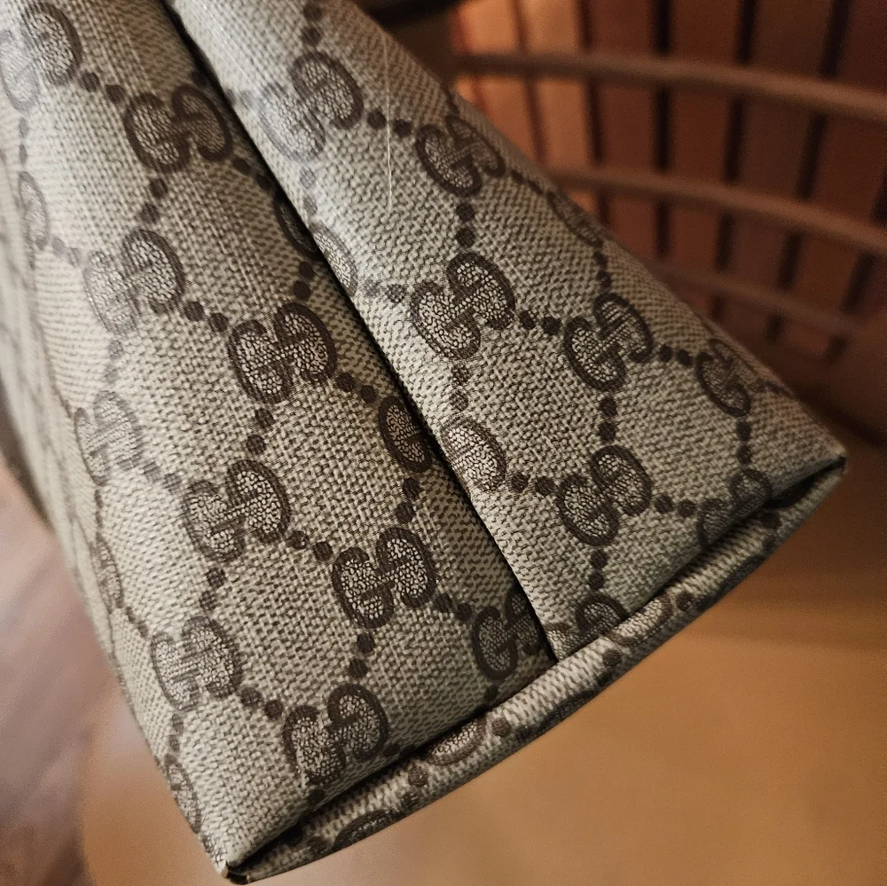 SOLD Gucci GG Supreme Tote Large - Picture 7 of 13